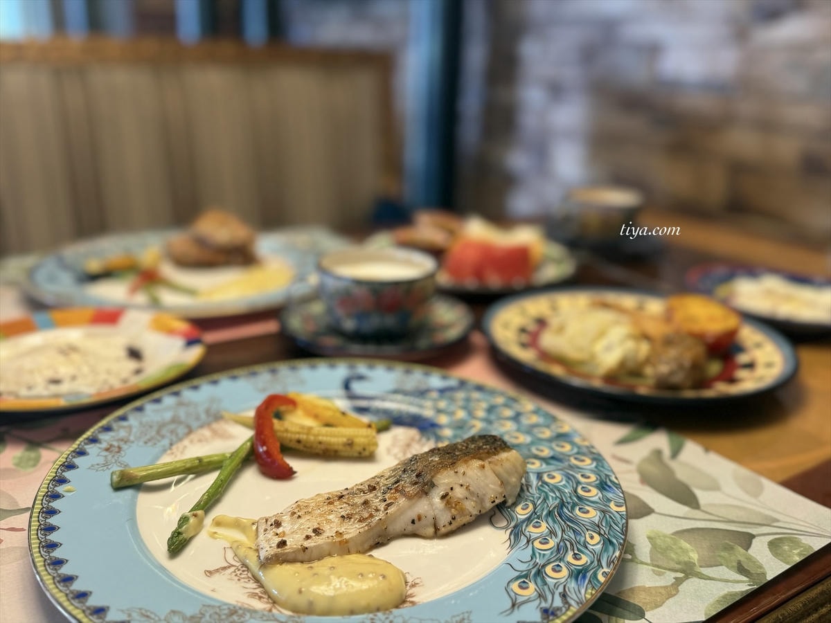 七星潭水上明月海景渡假旅店｜花蓮高級民宿一泊二食評價（晚餐/設施/泳池開箱）