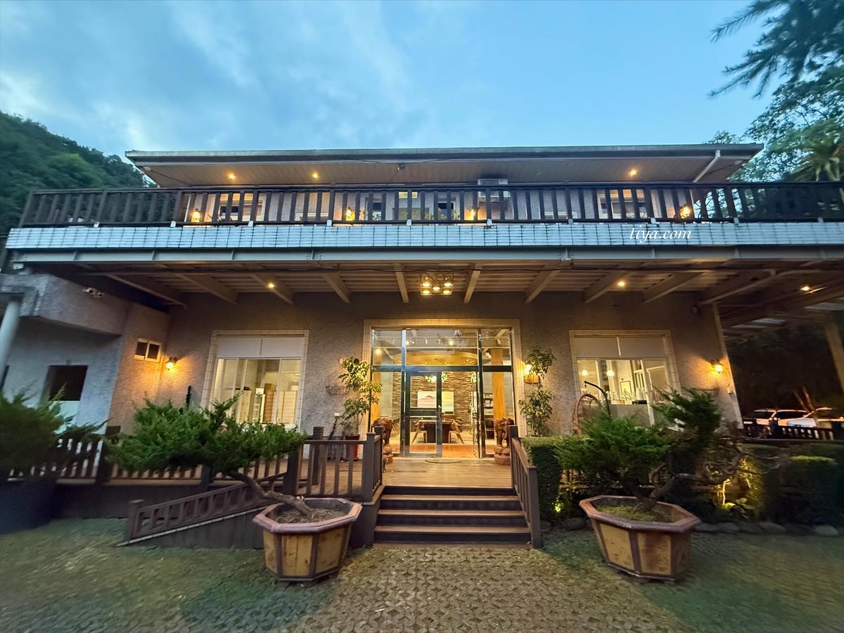 登美山莊|新竹住宿一泊二食,早晚餐超美味!賞山景、螢火蟲的世外桃源 - 第4張圖 登美山莊|新竹住宿一泊二食,早晚餐超美味!賞山景、螢火蟲的世外桃源