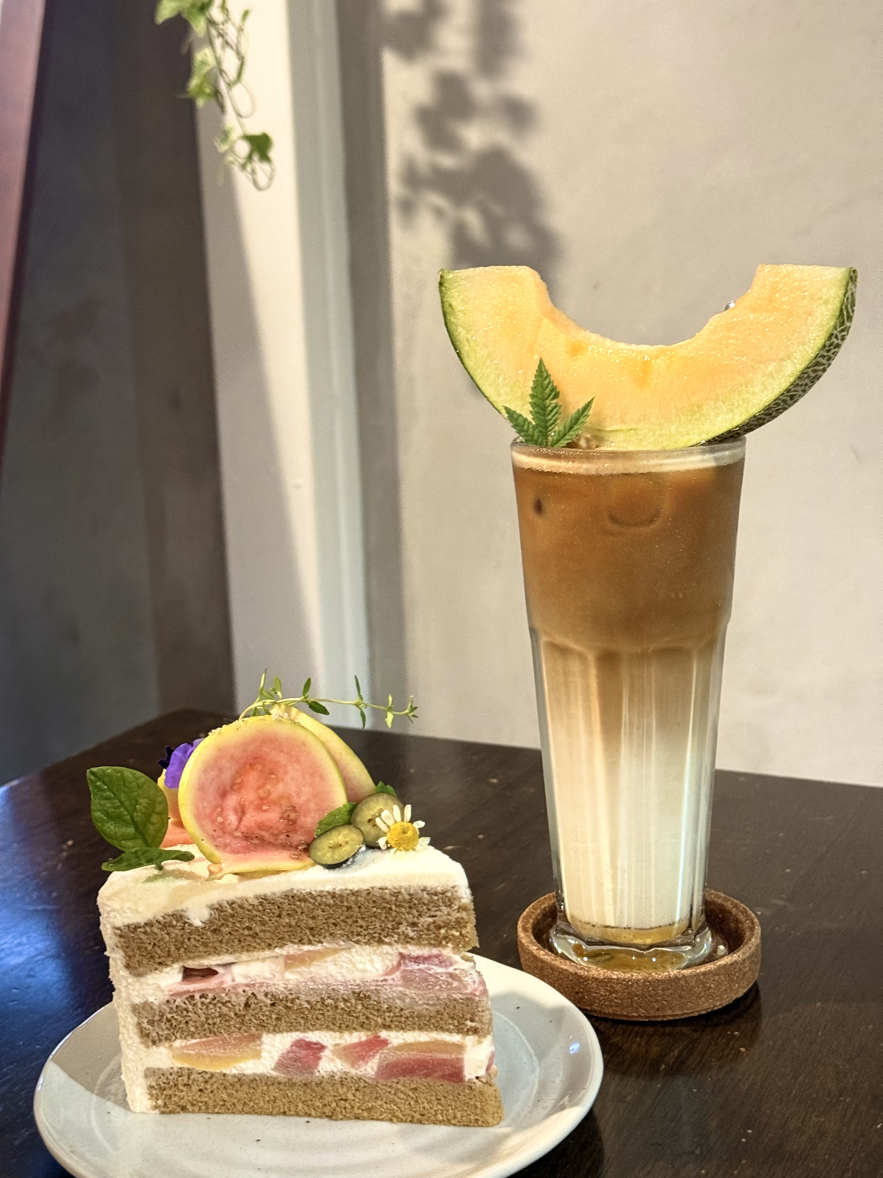 礁溪老宅咖啡廳推薦|定邦咖啡 三合院中享受哈密瓜拿鐵、戚風蛋糕 - 第8張圖