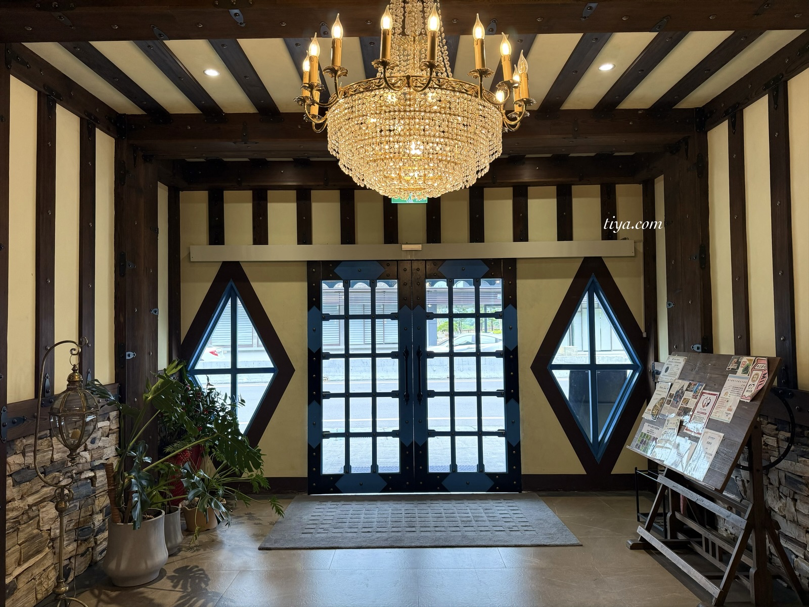 埔里民宿推薦|藍色城堡 X 茱諾法式甜點 住在城堡吃下午茶 - 第4張圖 埔里民宿推薦|藍色城堡 X 茱諾法式甜點 住在城堡吃下午茶