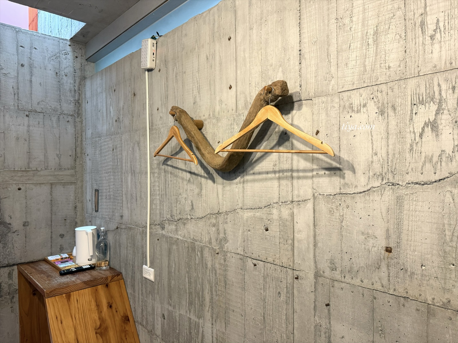 宜蘭寵物友善民宿｜有朋會館，會呼吸的清水模綠建築，鄰近三層坪、望龍埤