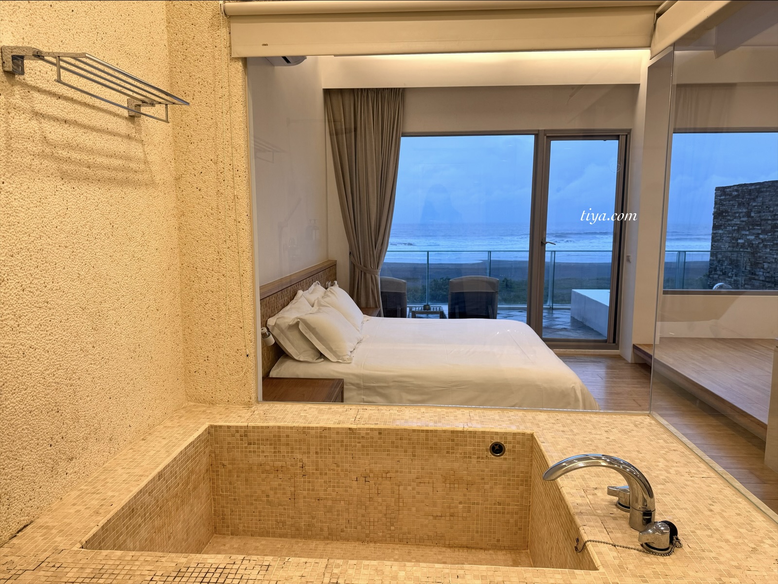 宜蘭看海民宿推薦｜遇見海渡假會館 在浴缸賞無敵海景