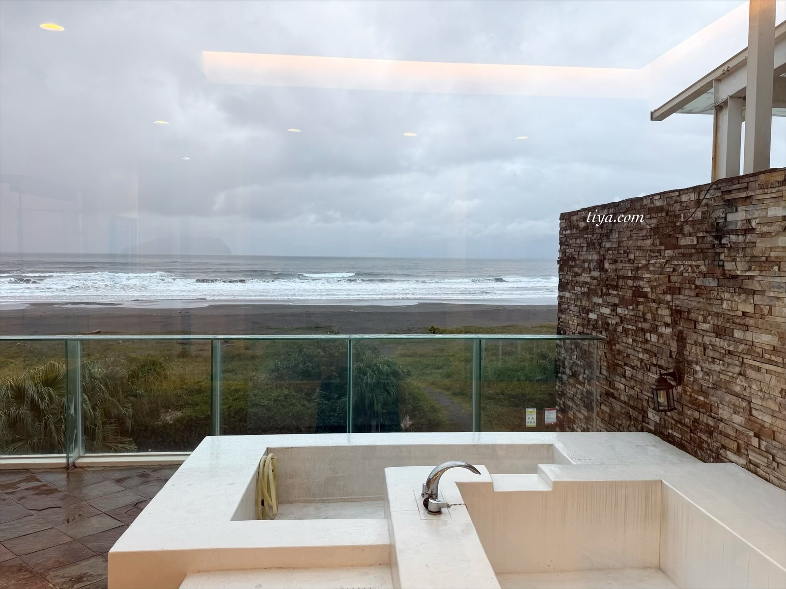 宜蘭看海民宿推薦｜遇見海渡假會館 在浴缸賞無敵海景