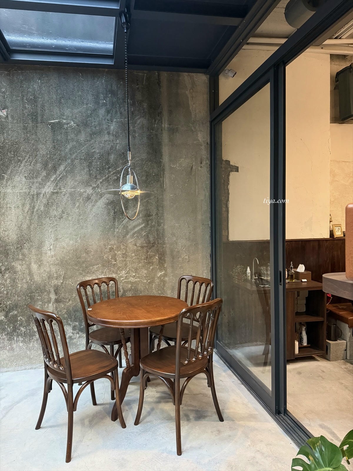 南港展覽館咖啡廳|PAUSE Coffee Roaster 環境舒適,甜點和披薩推薦 - 第4張圖 南港展覽館咖啡廳|PAUSE Coffee Roaster 環境舒適,甜點和披薩推薦