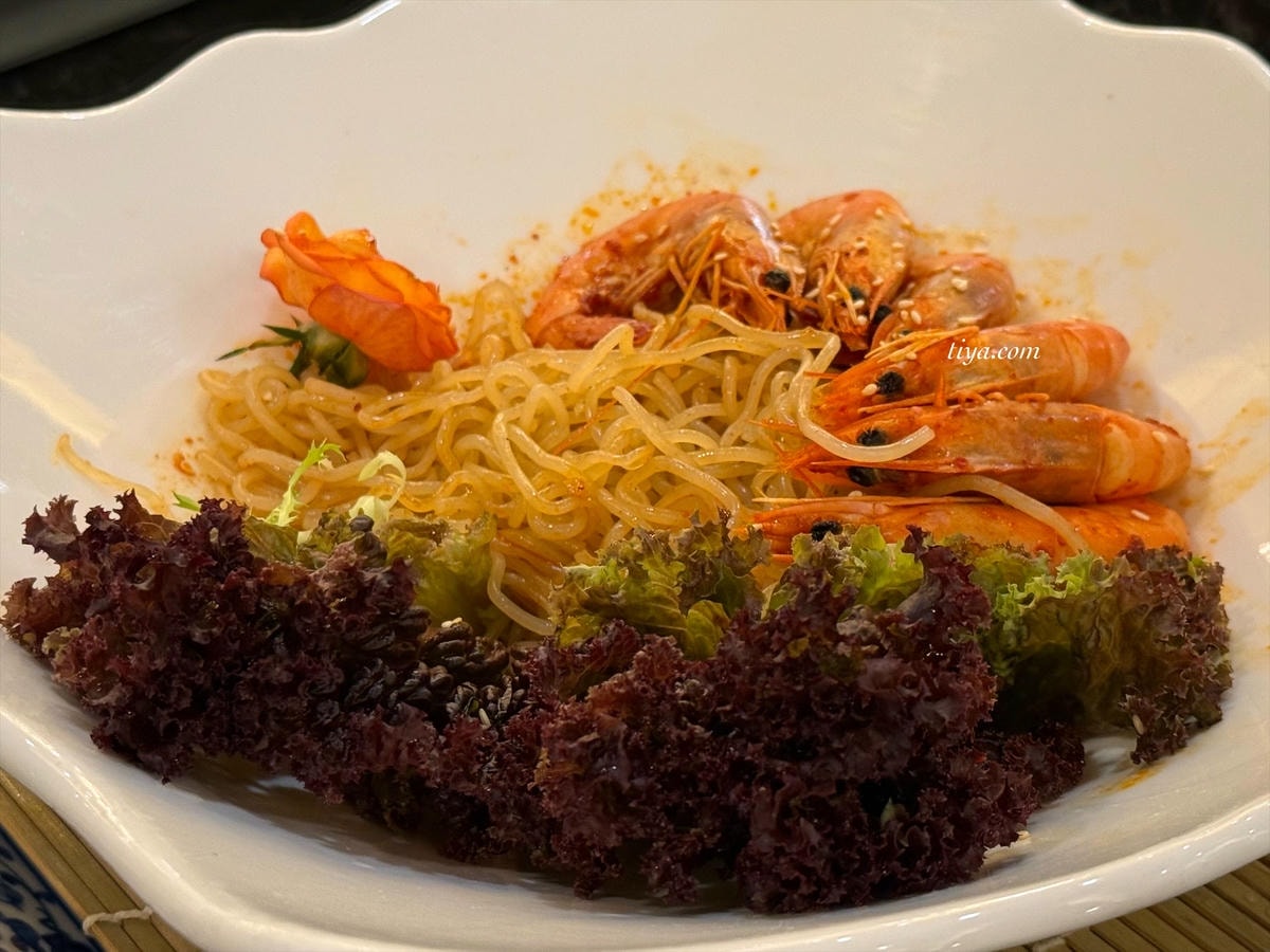 淡水福容大飯店住宿推薦｜蜜月套房開箱、早晚餐自助餐評價與泡湯設施