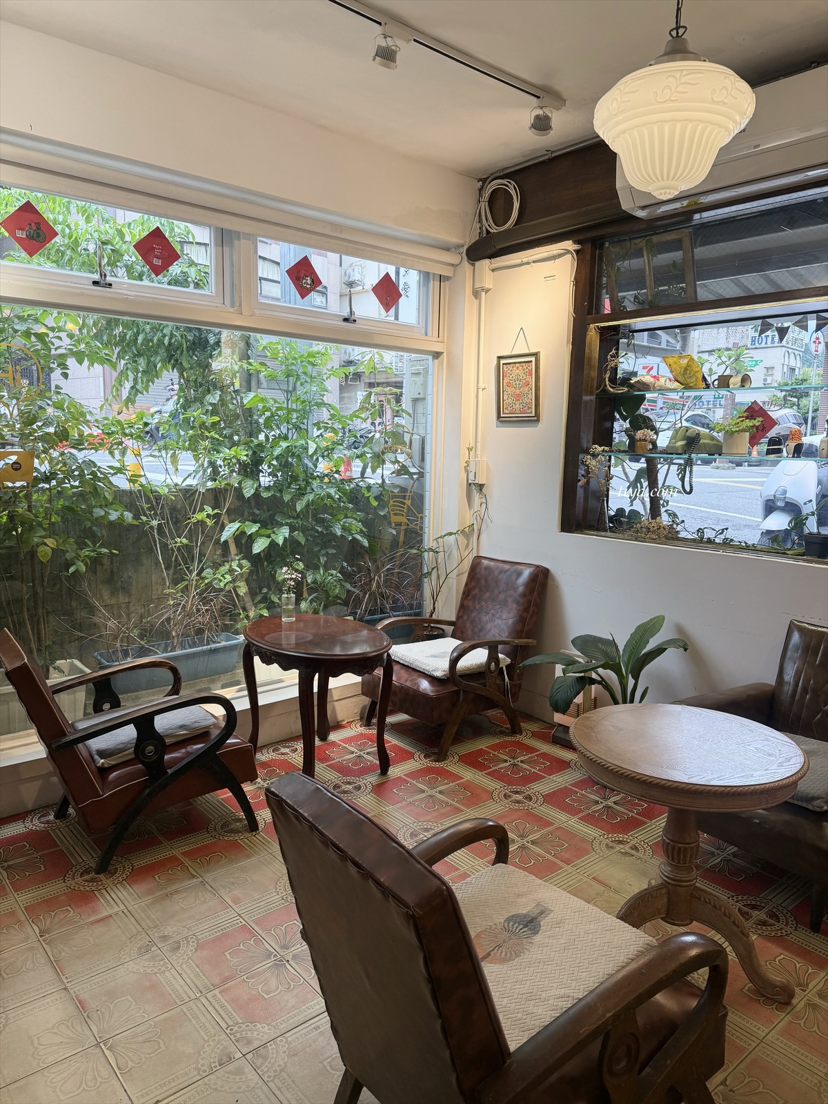 宜蘭礁溪復古咖啡廳|河馬 Homa Coffee 寵物友善,還有特色陽台座位 - 第3張圖 宜蘭礁溪復古咖啡廳|河馬 Homa Coffee 寵物友善,還有特色陽台座位